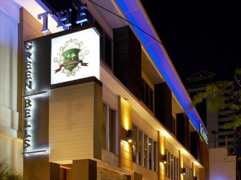 The Green Bells Bangkok Bagian luar foto