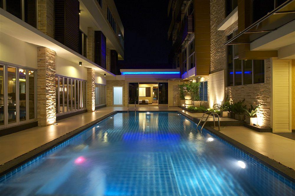 The Green Bells Bangkok Bagian luar foto