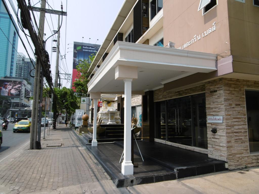 The Green Bells Bangkok Bagian luar foto